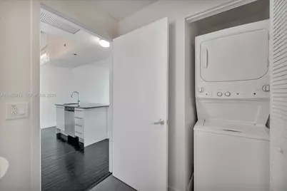 888 Biscayne Blvd #3111, Miami, FL 33132 - Photo 14