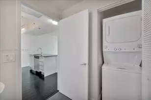 888 Biscayne Blvd, Miami, FL 33132 - Photo 14