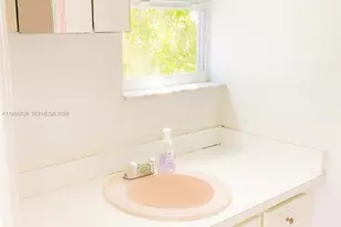 610 NE 12th Ave, Hallandale Beach, FL 33009 - Photo 24