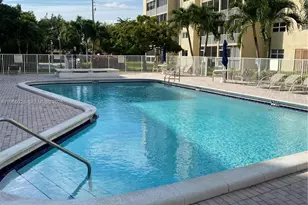 610 NE 12th Ave, Hallandale Beach, FL 33009 - Photo 38
