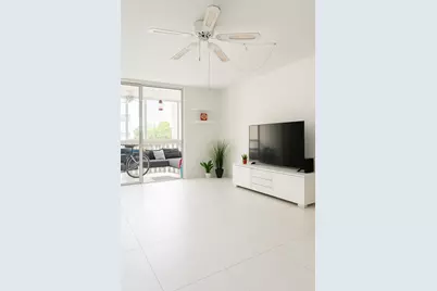 610 NE 12th Ave #308, Hallandale Beach, FL 33009 - Photo 2