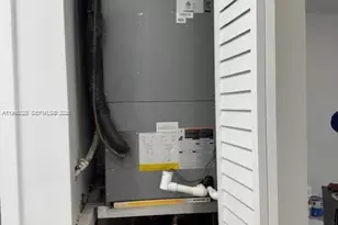 120 NW 10th Ave, Miami, FL 33128 - Photo 2