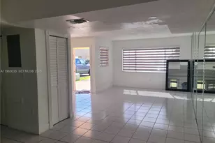 2425 W 54th Pl, Hialeah, FL 33016 - Photo 4