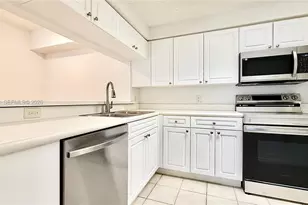 2728 Anzio Ct, Palm Beach Gardens, FL 33410 - Photo 10