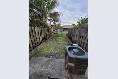 1624 NE 151st St #1624, Miami, FL 33162 - Photo 10