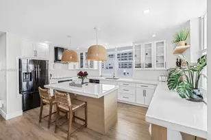 5001 Collins Ave, Miami Beach, FL 33140 - Photo 12