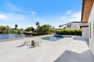 19721 NE 23rd Ave, Miami, FL 33180 - Photo 24