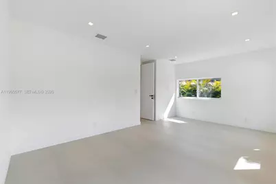 19721 NE 23rd Ave, Miami, FL 33180 - Photo 40