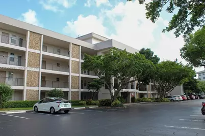 2900 N Palm Aire Dr #108, Pompano Beach, FL 33069 - Photo 2