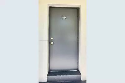 42 SW 14th St #203, Dania Beach, FL 33004 - Photo 4