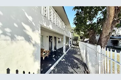 42 SW 14th St #203, Dania Beach, FL 33004 - Photo 2