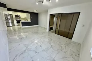 1086 N Hiatus Rd, Pembroke Pines, FL 33026 - Photo 12