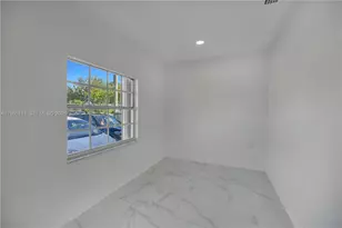 536 NW 25th Ave, Miami, FL 33125 - Photo 16