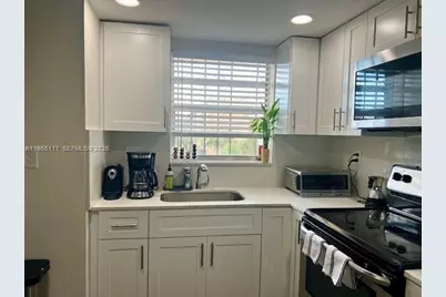 8897 Fontainebleau Blvd #303, Miami, FL 33172 - Photo 6