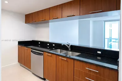 1800 N Bayshore Dr #4102, Miami, FL 33132 - Photo 4
