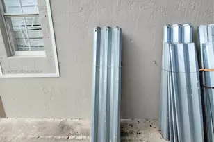 1663 SE 27th Dr, Homestead, FL 33035 - Photo 4