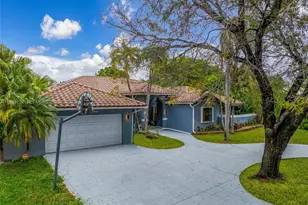 9033 NW 47th Ct, Coral Springs, FL 33067 - Photo 2