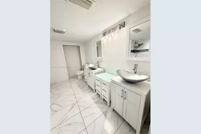 1621 SW 117th Ave, Davie, FL 33325 - Photo 10