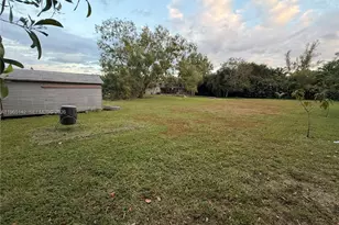 1621 SW 117th Ave, Davie, FL 33325 - Photo 36