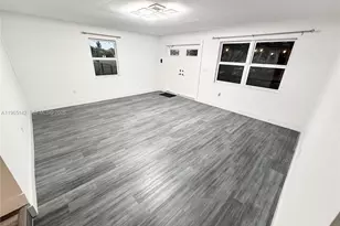 1621 SW 117th Ave, Davie, FL 33325 - Photo 2