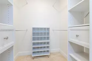 995 SW 84th Ave, Miami, FL 33144 - Photo 10