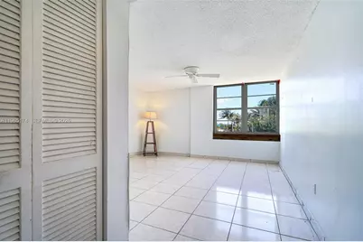 6450 Collins Ave #202, Miami Beach, FL 33141 - Photo 16