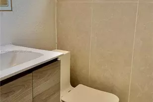 2238 NW 5th St, Miami, FL 33125 - Photo 10