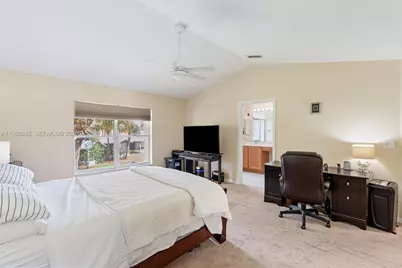 202 River Bluff Ln, Royal Palm Beach, FL 33411 - Photo 14