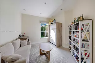 1366 W Harbor Vw W, Hollywood, FL 33019 - Photo 14