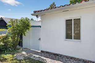 7320 S Waterway Dr, Miami, FL 33155 - Photo 2