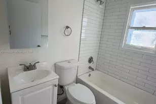 140 NW 13th St, Miami, FL 33136 - Photo 10