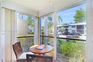 927 NE 199th St, Miami, FL 33179 - Photo 4