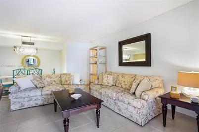 927 NE 199th St #104, Miami, FL 33179 - Photo 2