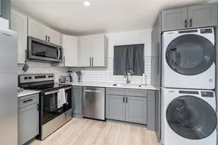 3321 NW 19th Terrace, Miami, FL 33125 - Photo 8