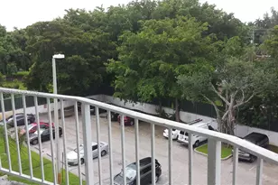 492 NW 165th St Rd, Miami, FL 33169 - Photo 2