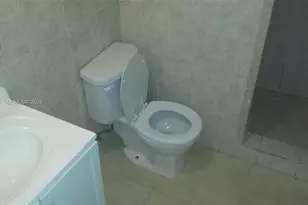 492 NW 165th St Rd, Miami, FL 33169 - Photo 32