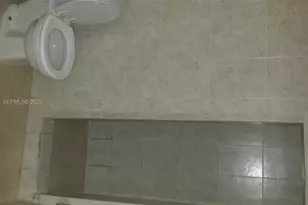 492 NW 165th St Rd, Miami, FL 33169 - Photo 14