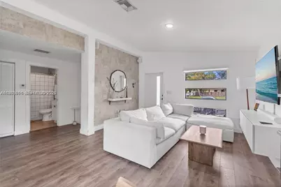 944 NW 64th St, Miami, FL 33150 - Photo 2