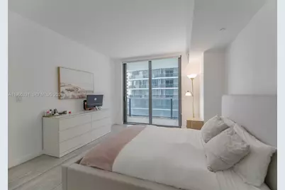 45 SW 9th St #1107, Miami, FL 33130 - Photo 16