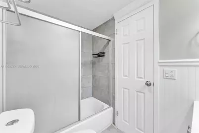 30 E 39th St #214, Hialeah, FL 33013 - Photo 10