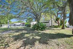 16901 SW 94th Ave, Palmetto Bay, FL 33157 - Photo 2