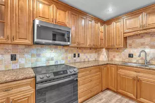 6201 N Falls Cir Dr, Lauderhill, FL 33319 - Photo 2