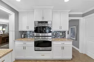 1910 NW 41st St, Oakland Park, FL 33309 - Photo 16