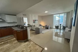 170 SE 14th St, Miami, FL 33131 - Photo 8
