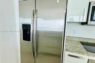 601 NE 36th St, Miami, FL 33137 - Photo 22