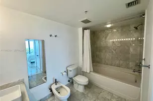 601 NE 36th St, Miami, FL 33137 - Photo 16