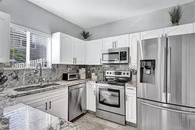 8518 SW 214th Ln, Cutler Bay, FL 33189 - Photo 12