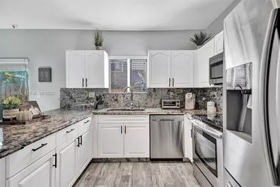 8518 SW 214th Ln, Cutler Bay, FL 33189 - Photo 10