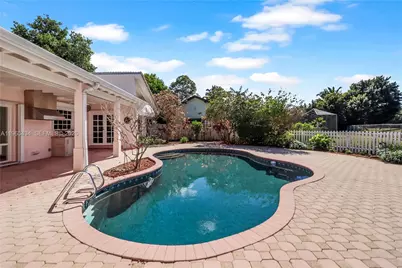 9620 E Calusa Club Dr, Miami, FL 33186 - Photo 30