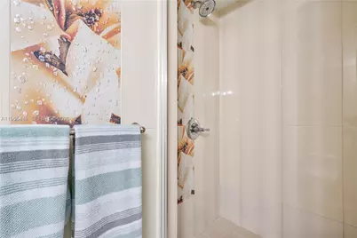 5601 Collins Ave #423, Miami Beach, FL 33140 - Photo 12